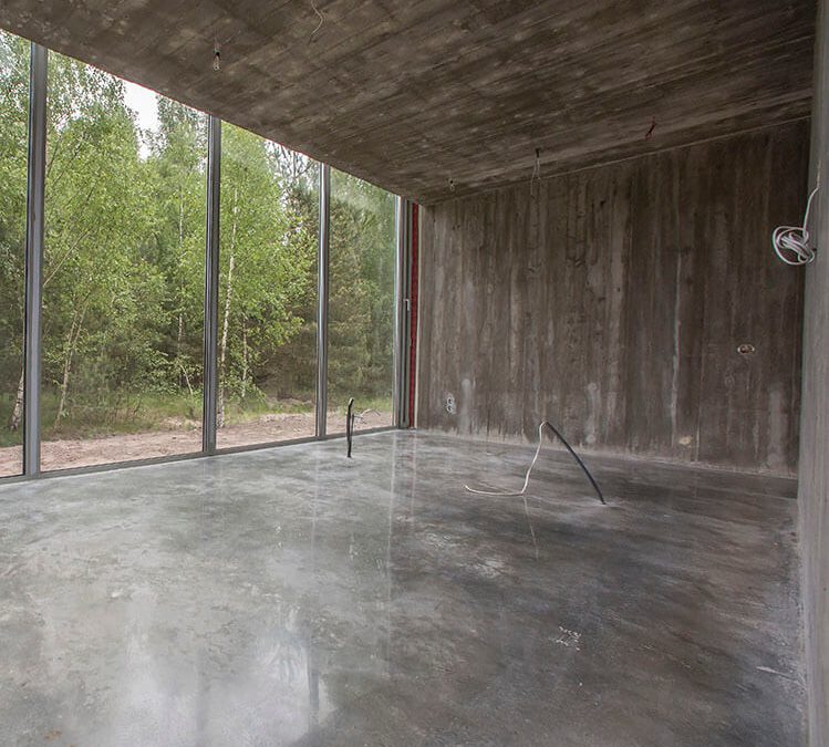 Kotedžų komplekso betoninių grindų paruošimas poliravimui bei apsauga nuo dulkėtumo bei dėmėtumo