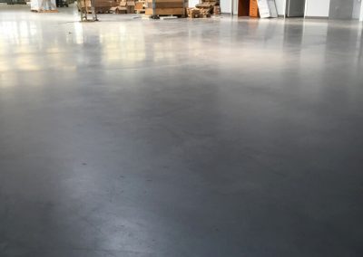 Gamybinių patalpų grindų betonavimas ir tinkama kietėjančio betono priežiūra