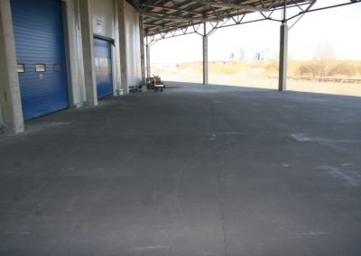 Kietėjančio betono priežiūra ir hidroizoliacija su SINAK S-102™
